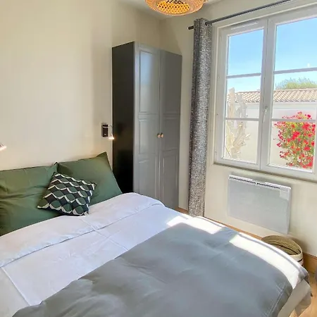 Jolie Maison Décorée Avec Goût Au Cœur De Villa *