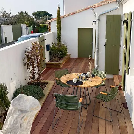 Villa Jolie Maison Décorée Avec Goût Au Cœur De Loix