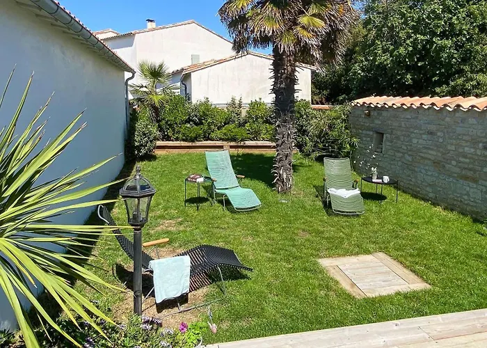 Jolie Maison Décorée Avec Goût Au Cœur De Villa *