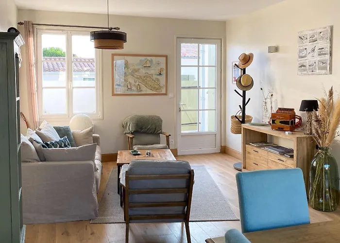 Jolie Maison Decoree Avec Gout Au Coeur De Βίλα Loix