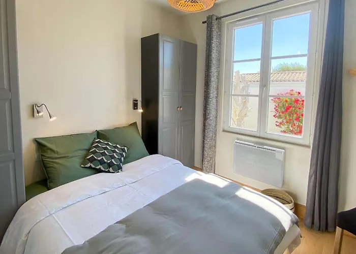 Jolie Maison Décorée Avec Goût Au Cœur De Villa *